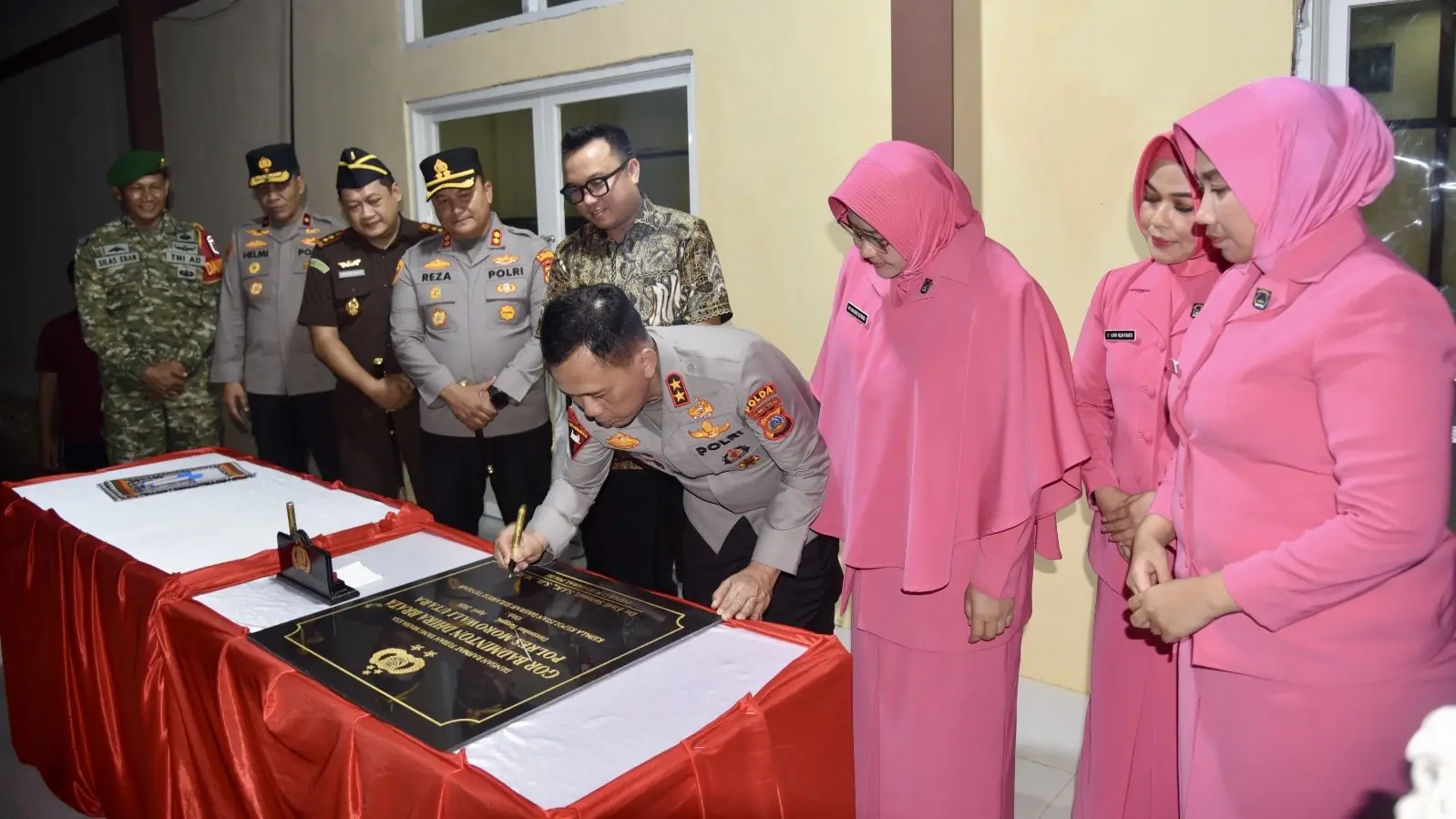 Cb6c83b6 6c72 432d 962a 8f4fa0e6adbe